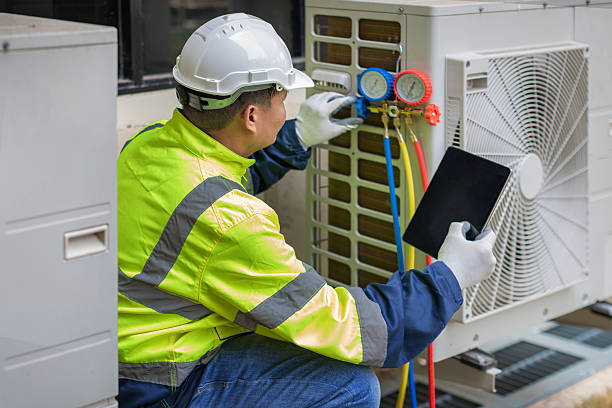 Professional Hvac Installation technician working in La Follette, TN